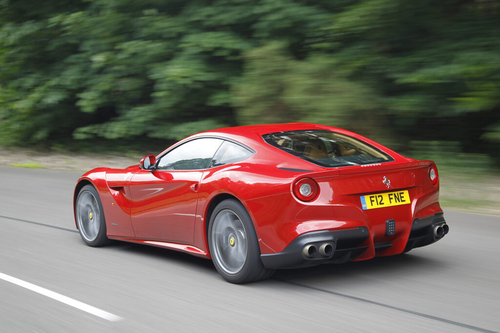 Financement d'une Ferrari F12