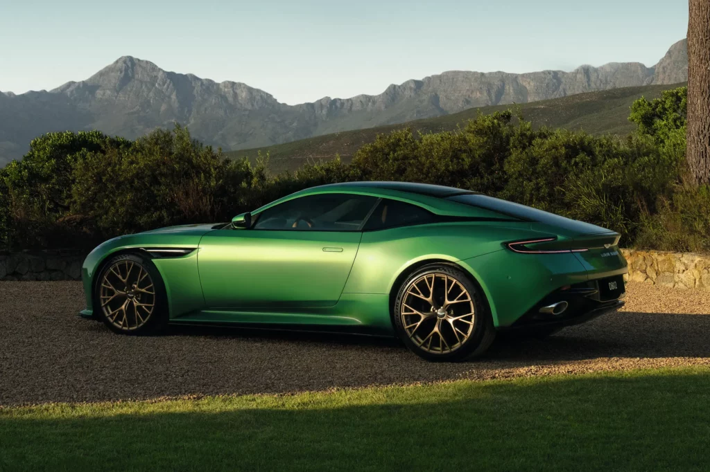 Financement d'une Aston Martin DB12