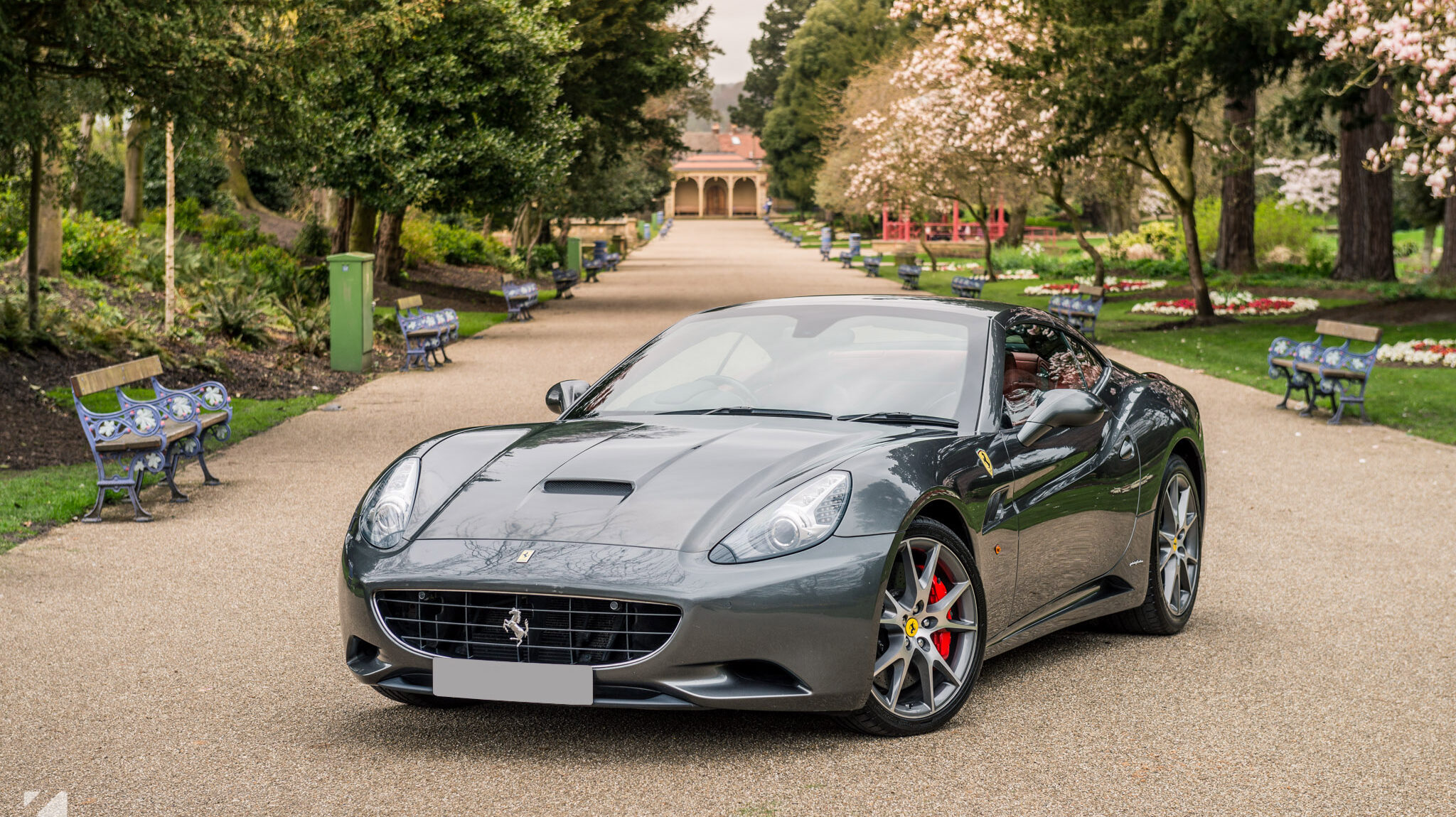 Cofinancement d'une Ferrari California
